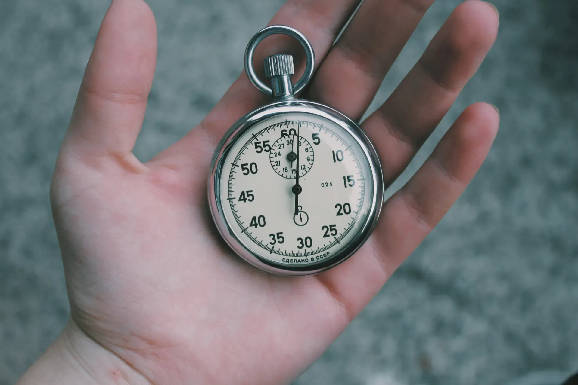 How Cravings Actually Work (and the 4-Minute Rule)